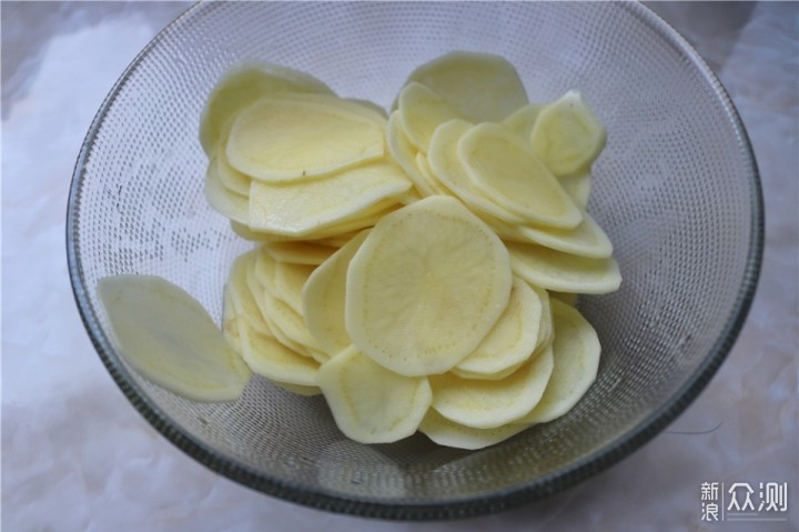 土豆另类吃法，麻辣鲜香，做法超简单_新浪众测
