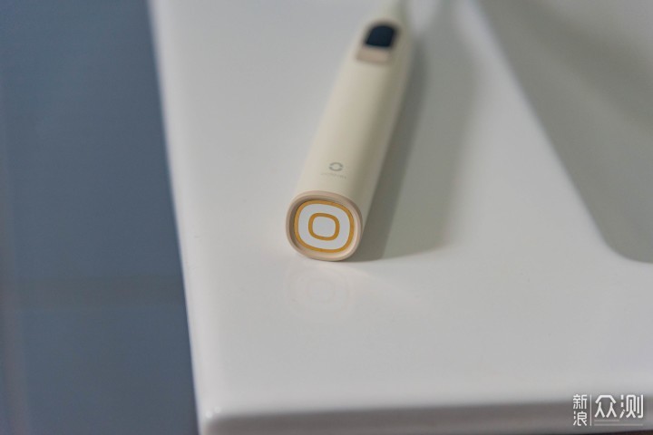Oclean X全球首款彩屏触屏电动牙刷，恭喜了！_新浪众测