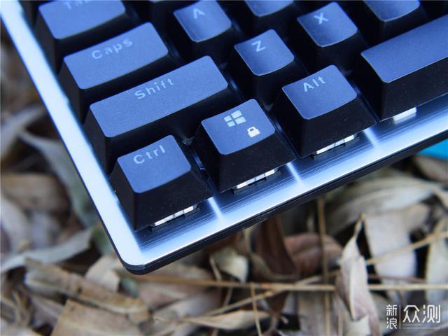 红外银轴的雷柏V530机械键盘冰蓝背光还防水_新浪众测