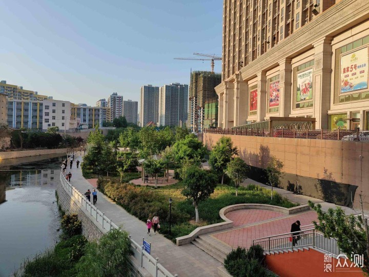 一眼One年，机皇Plus--OnePlus 8 Pro评测_新浪众测