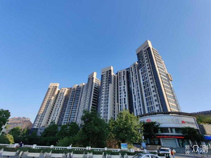 一眼One年，机皇Plus--OnePlus 8 Pro评测_新浪众测