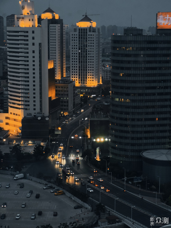 #元气拍照大赛#Redmi K30 Pro | 夜幕下的城市_新浪众测