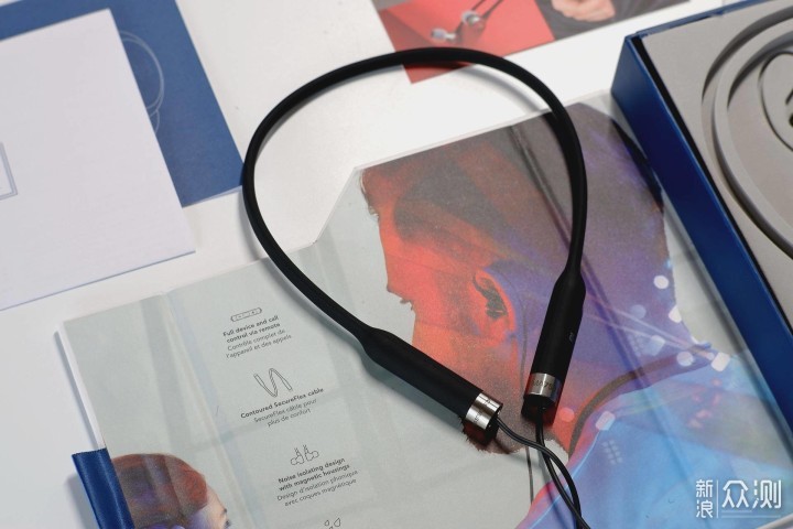 不锈钢做的蓝牙耳机，英国品质给你一耳朵通透_新浪众测