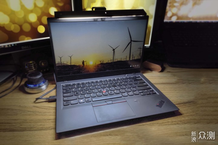 ThinkPad屋檐灯替代品明基WiT ScreenBar Lite_新浪众测