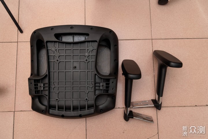 为了腰，我买了第一个人体工学椅西昊Master_新浪众测