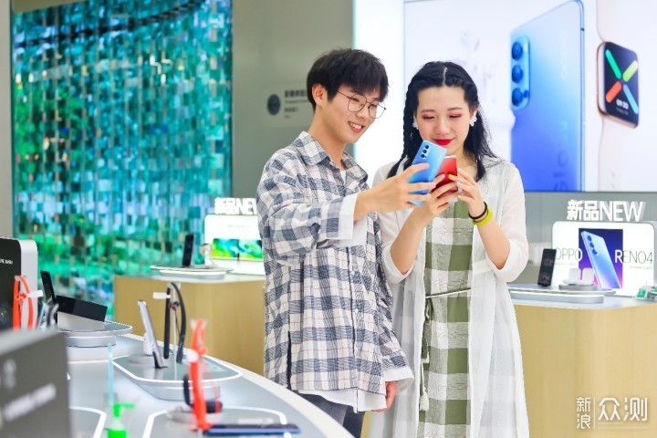 OPPO Reno4系列首销，OPPO广州超级旗舰店开业_新浪众测