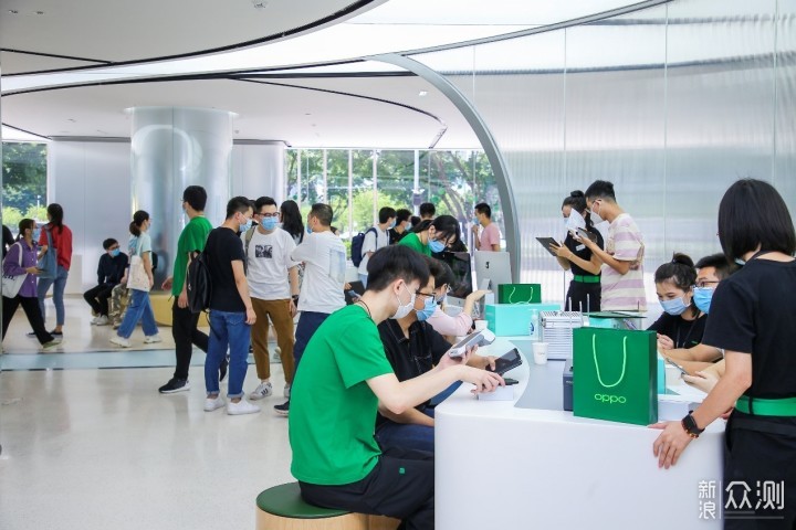 OPPO Reno4系列首销，OPPO广州超级旗舰店开业_新浪众测