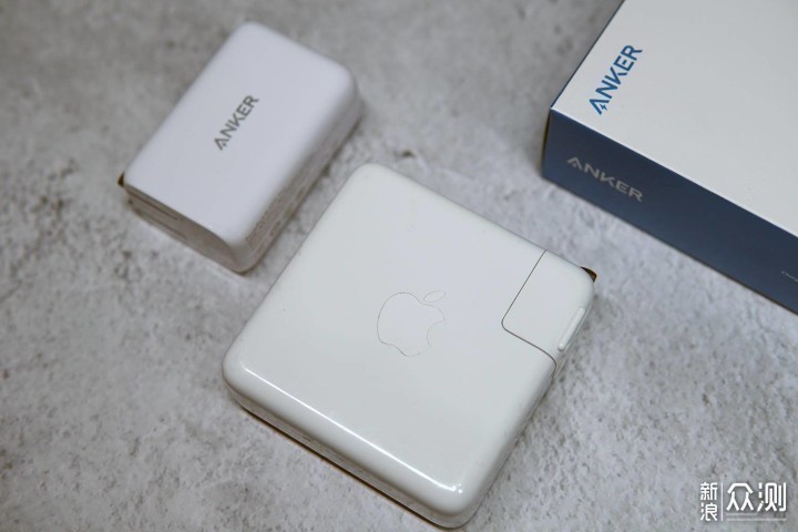 MacBook 的续航伴侣：Anker 充电器+充电宝_新浪众测