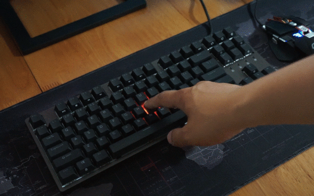 只玩灯效都可玩一天，杜伽K320 NB版机械键盘_新浪众测