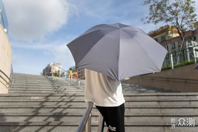 照明+降温，雨伞也有黑科技？90分折叠伞体验_新浪众测