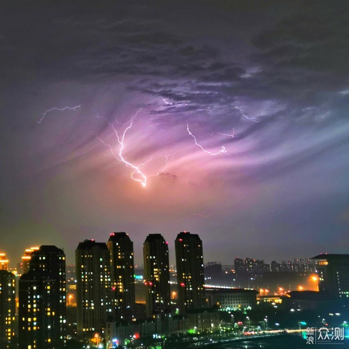 雷雨季，教你手机拍“闪电”| 在家也能拍大片_新浪众测