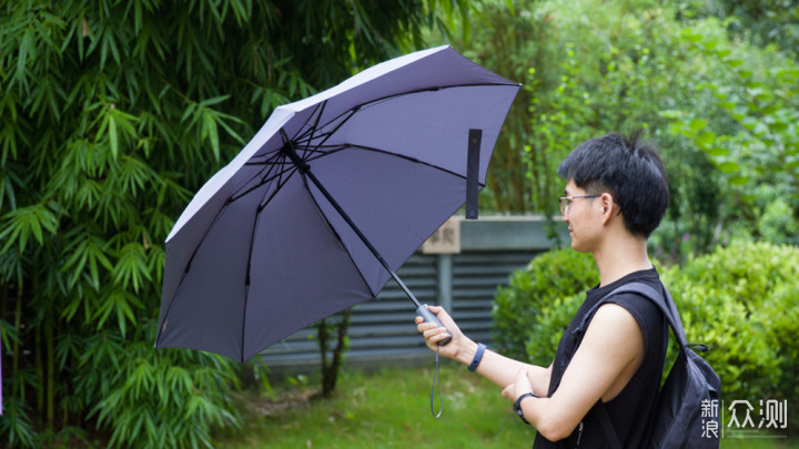 雨伞也有黑科技，这把90分自动伞我给100分_新浪众测