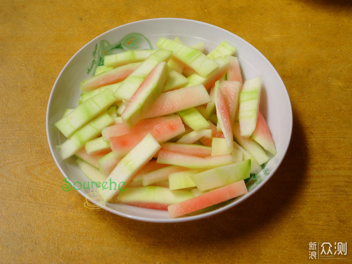 被人当垃圾丢掉的瓜皮，我拿它当宝，秒变零食_新浪众测