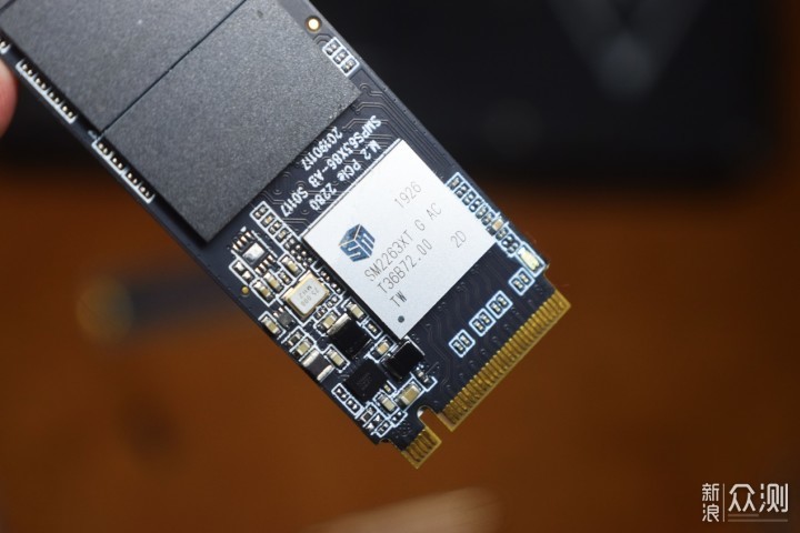 比一下？雷电3硬盘盒能否发挥SSD的全部性能_新浪众测