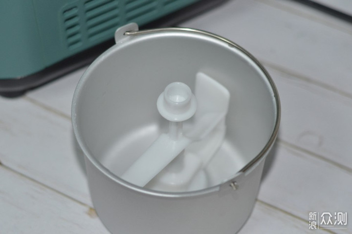 冷饮 DIY，打造美食博主：柏翠IC1280冰淇淋机_新浪众测