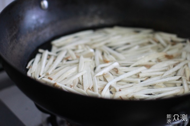 夏日里的凉拌菜，这道必须试一试，简单又好吃_新浪众测