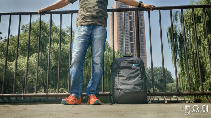 兼具行李箱和背包功能，多特CARRY ON 36体验_新浪众测