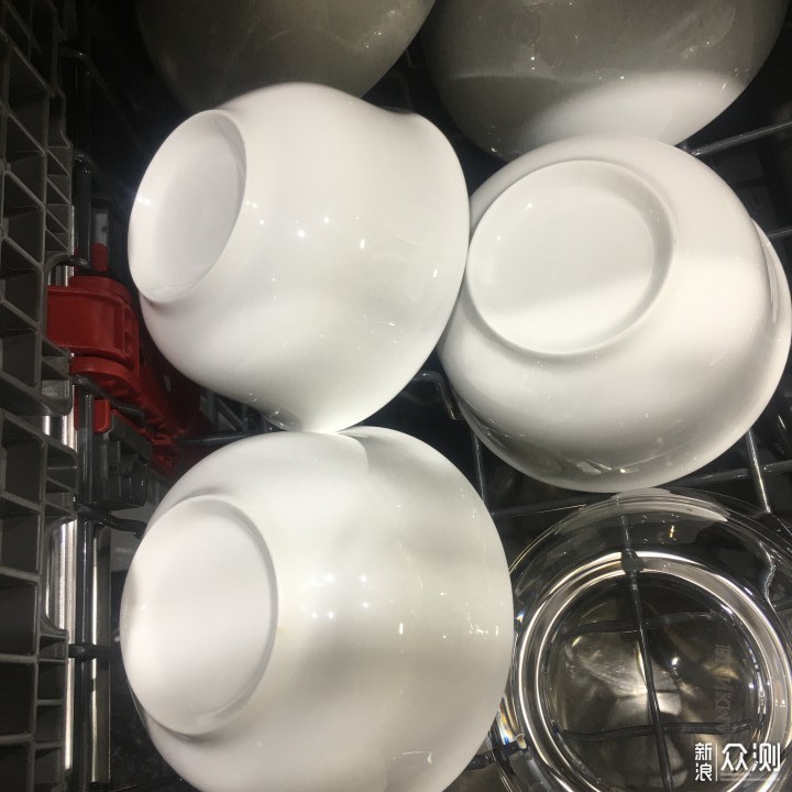 过夜餐具洗碗机能否应对？实测结果很直观！_新浪众测