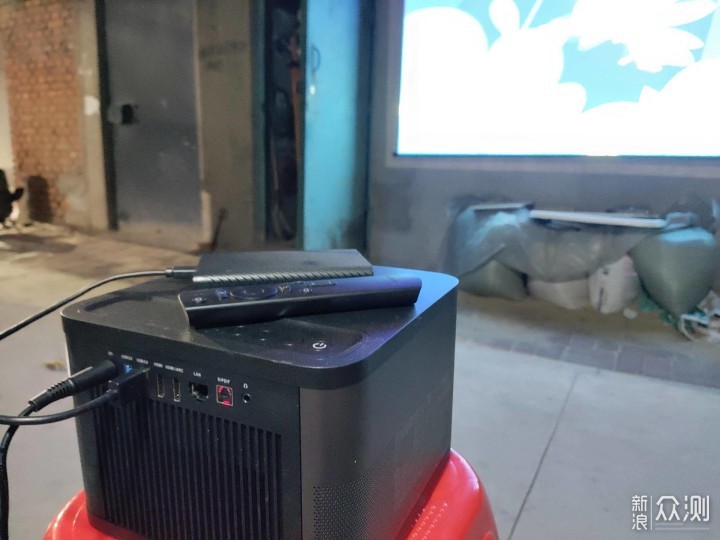 投影十二时辰，白天能看吗？当贝F3投影仪小测_新浪众测