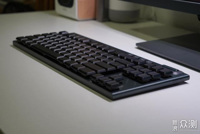 兼顾游戏办公的机械键盘之一罗技G913 TKL评测_新浪众测