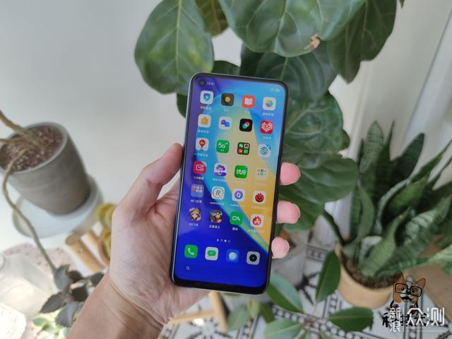 realme 真我V5 5G手机评测；天玑720性能出色 _新浪众测