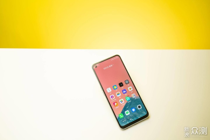 realme 真我 V5 上手简评——真的很香吗？_新浪众测