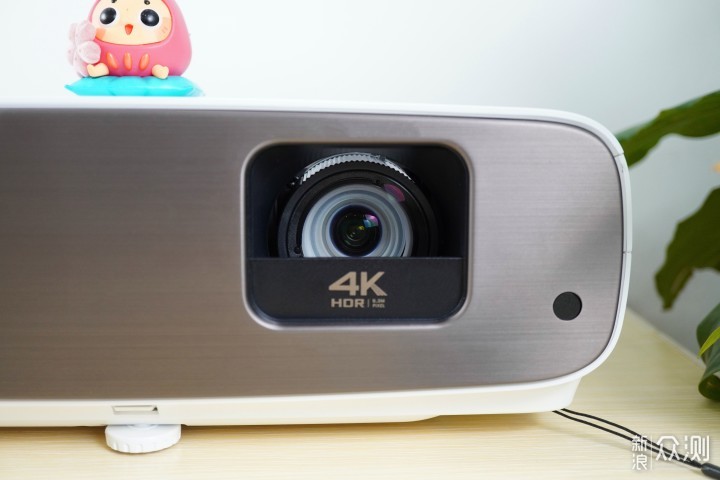 一步到位，畅享4K——明基W2700家用投影仪_新浪众测