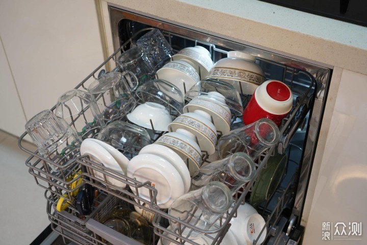 对比自家8套-华帝10套洗碗机有何出众之处？_新浪众测
