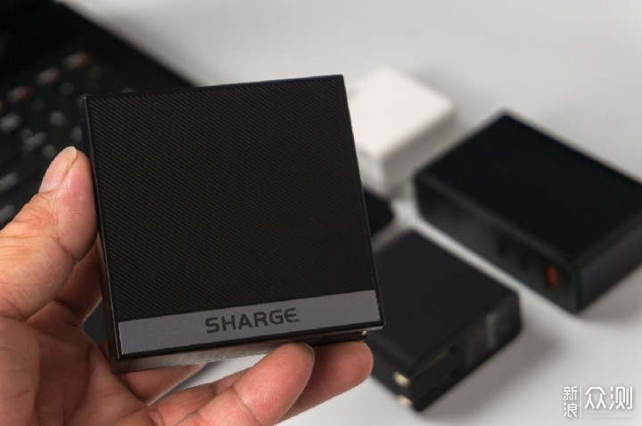 SHARGE闪极S100A氮化镓打造更为安全充电体验_新浪众测