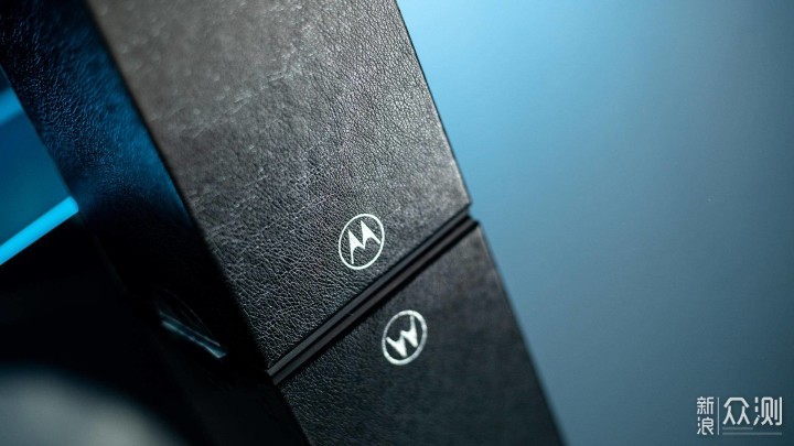 情怀满满 motorola razr刀锋5G折叠屏手机体验_新浪众测