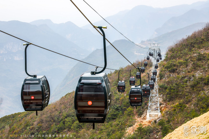 秋染巫峡两岸，看山川纵横，万峰磅礴_新浪众测