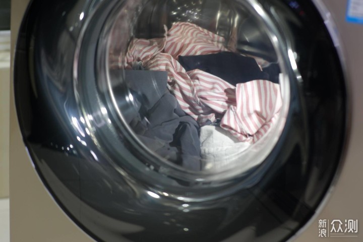 亿万气泡超强去污，小天鹅洗烘一体洗衣机体验_新浪众测