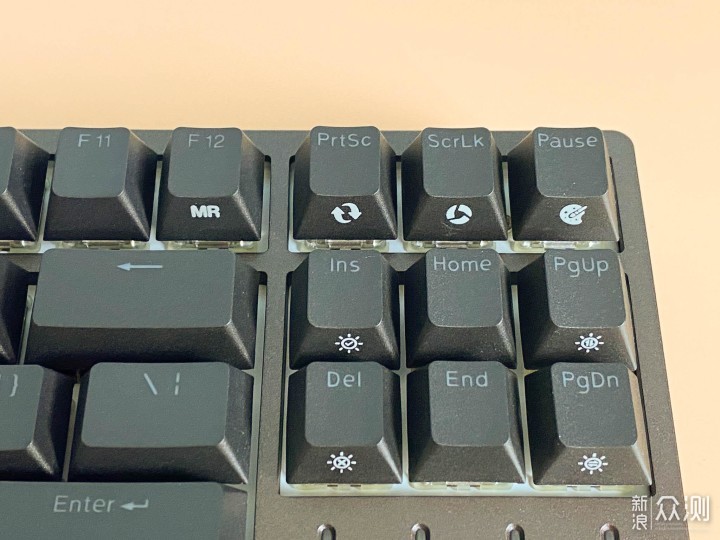 杜伽樱桃茶轴机械键盘RGB 款使用对比感受_新浪众测