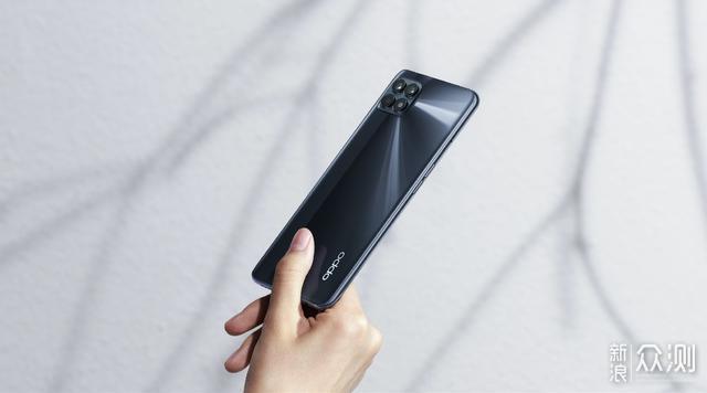 OPPO Reno4 SE发布，看完价格，网友：再见了_新浪众测