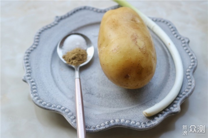 比薯条更好吃的土豆做法，超简单_新浪众测
