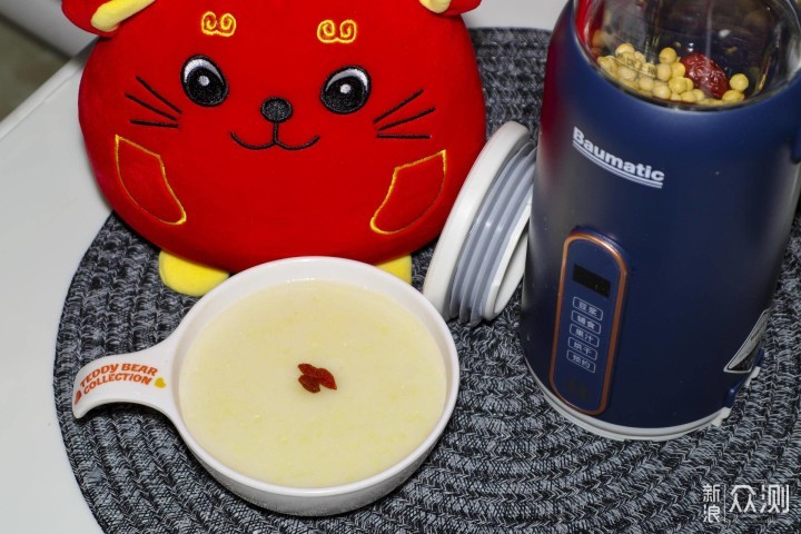 秋天的第一杯豆浆来自Baumatic英国迷你破壁机_新浪众测
