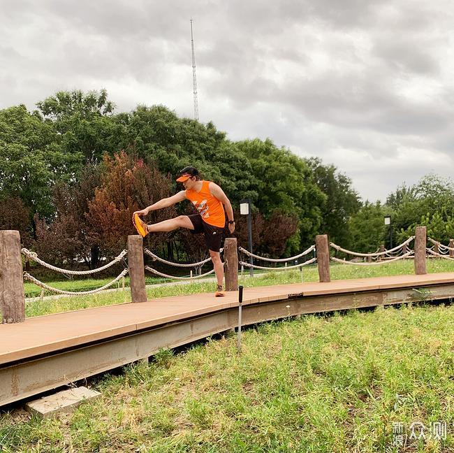 #大玩家#HOKA 羚羊4越野跑鞋大厚底中的扛把子_新浪众测