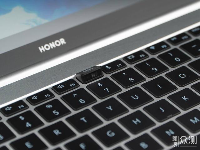 下台笔记本何必是MBP？荣耀MacBook Pro可还行_新浪众测