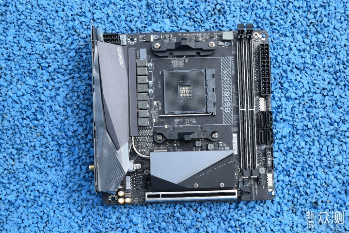 终归入坑ITX，技嘉B550I AORUS PRO AX评测_新浪众测