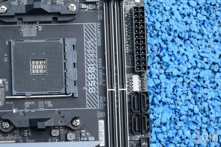 终归入坑ITX，技嘉B550I AORUS PRO AX评测_新浪众测