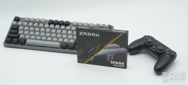 更具个性化的高端内存？ZADAK SPARK 测评报告_新浪众测