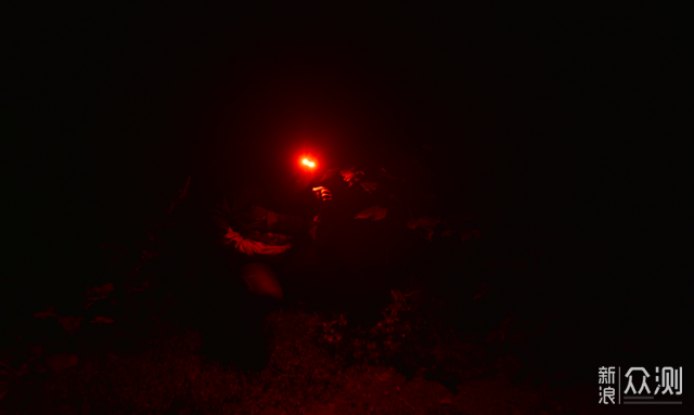 探索黑暗——奈特科尔NU35混合动力头灯体验_新浪众测
