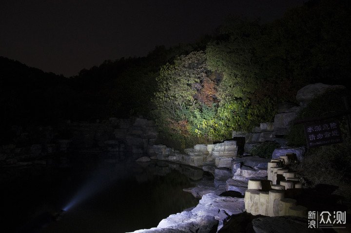 双向快充、国风耀眼：Olight限量版竹尊手电_新浪众测