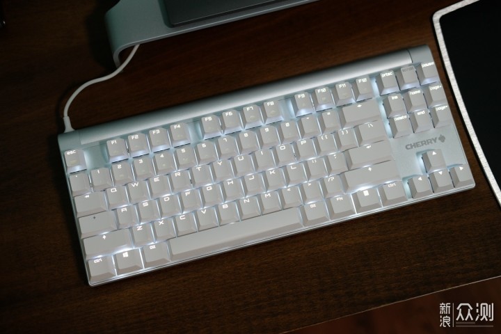 CHERRY樱桃 MX8.0机械键盘 上手体验_新浪众测