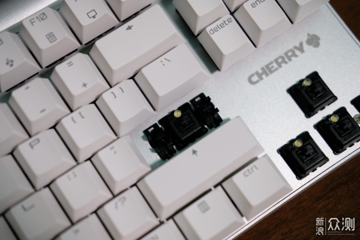 CHERRY樱桃 MX8.0机械键盘 上手体验_新浪众测