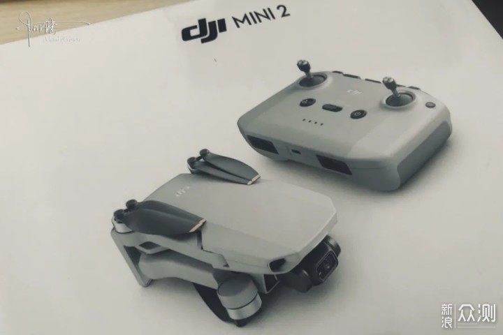 Mini 2最详细测评之开箱：大，有塑料感_新浪众测