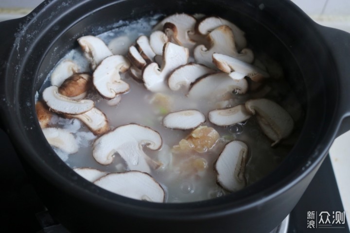 天冷了，早餐最爱香菇粥，暖暖的舒服_新浪众测