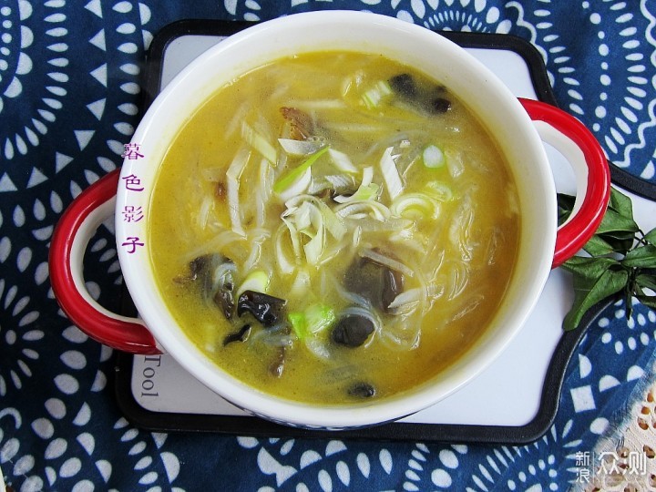 午餐炖锅汤，家人很喜欢，养胃助消化，味鲜_新浪众测