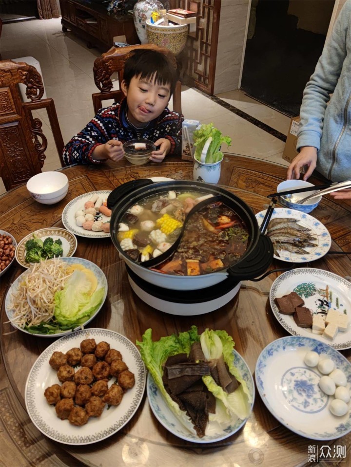 麻辣与鲜香的交融，一口鸳鸯锅满足全家味蕾_新浪众测