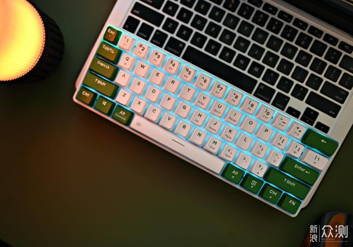 扩展坞硬盘键盘...新Mac mini装机周边_新浪众测